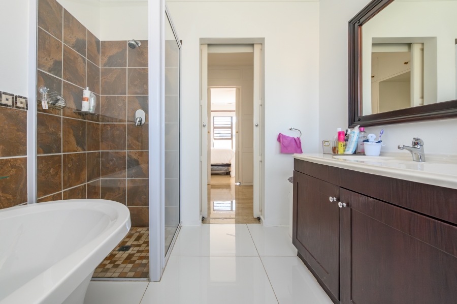 7 Bedroom Property for Sale in Summerstrand Eastern Cape